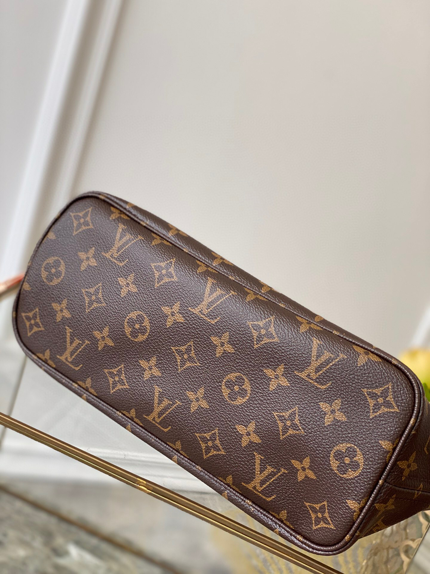 l**is V*t*n neverfull pm