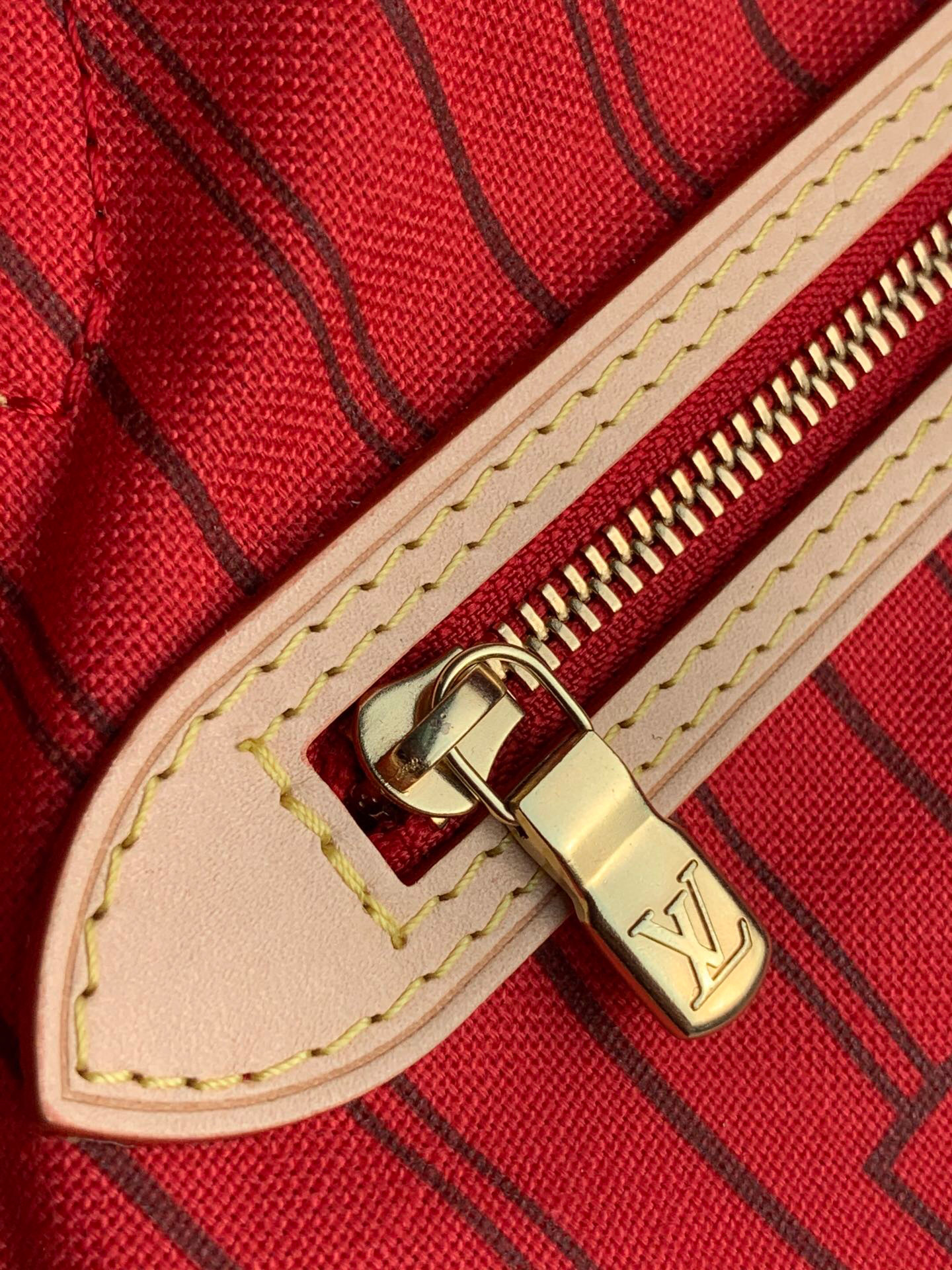 l**is V*t*n neverfull pm