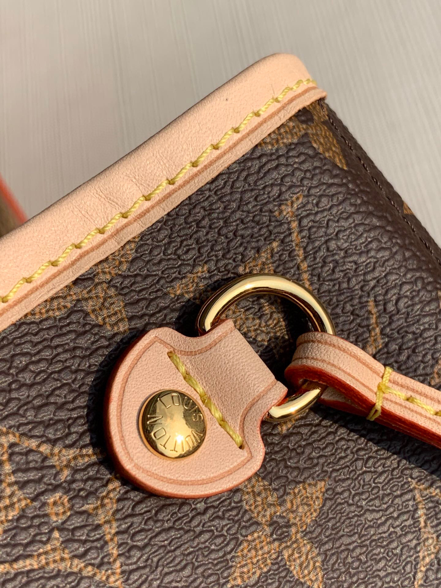 l**is V*t*n neverfull pm