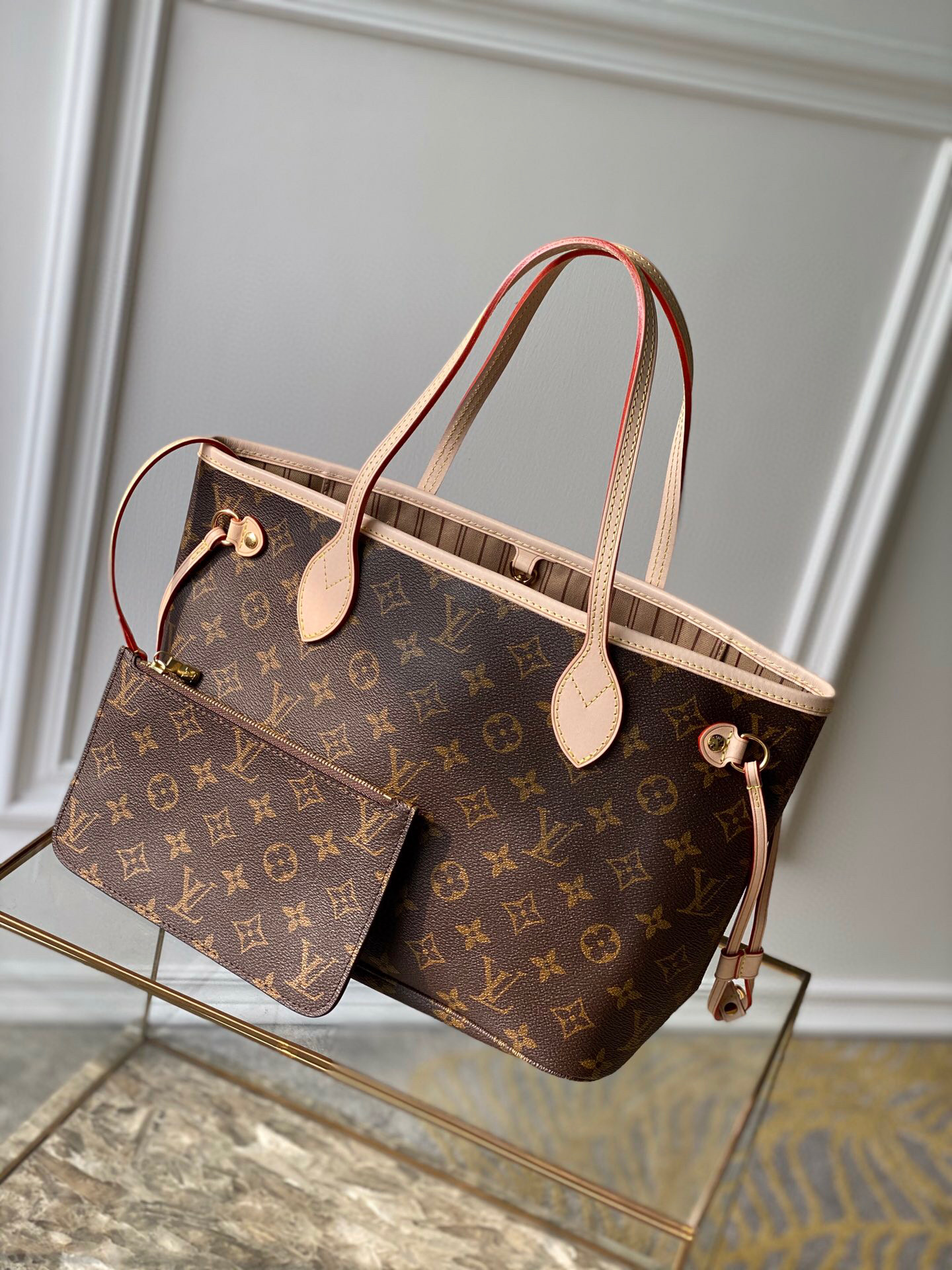 l**is V*t*n neverfull pm