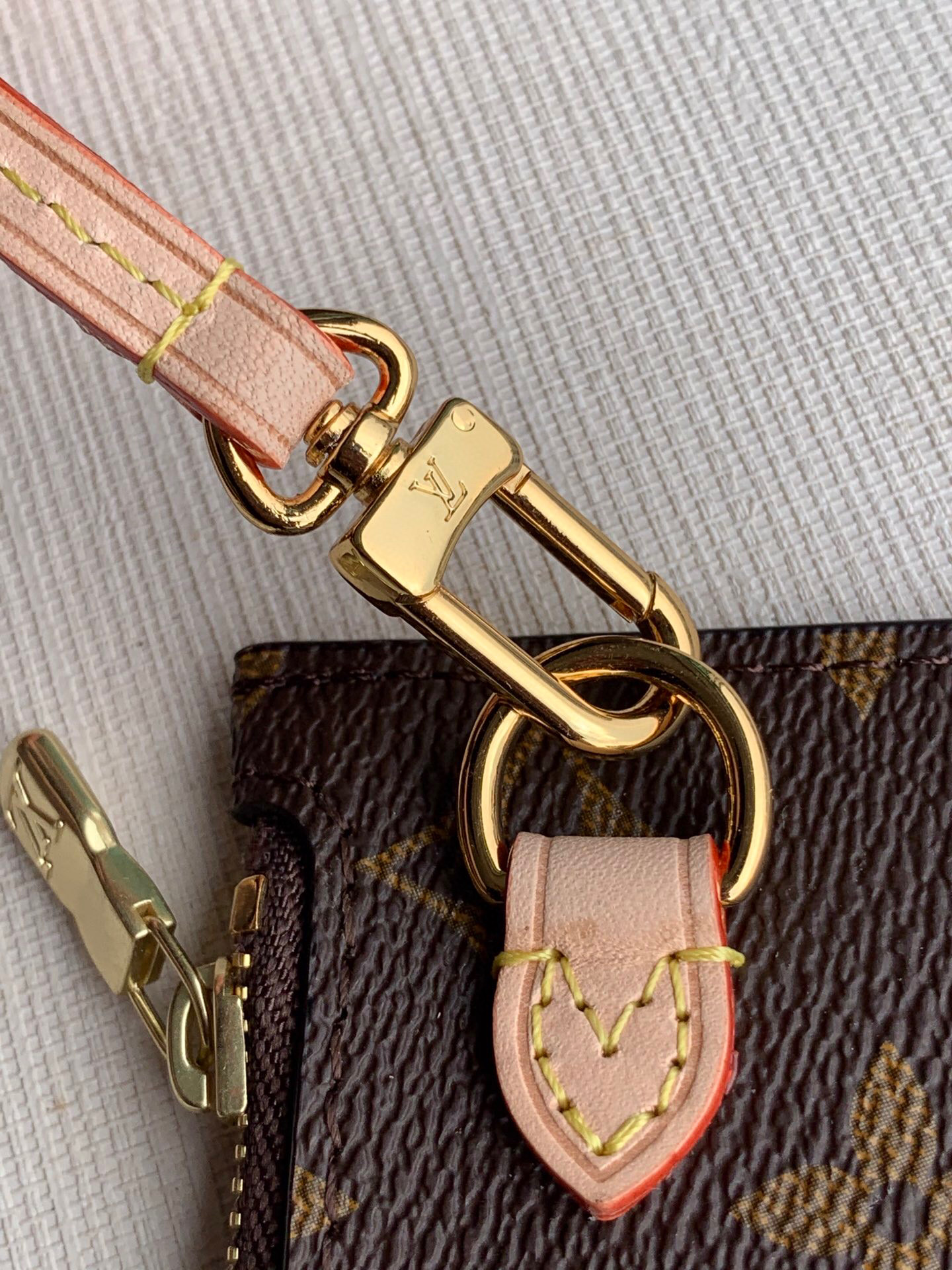 l**is V*t*n neverfull pm
