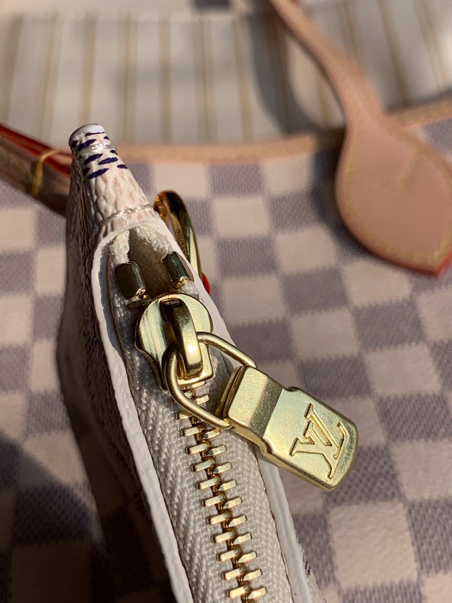 l**is V*t*n neverfull pm