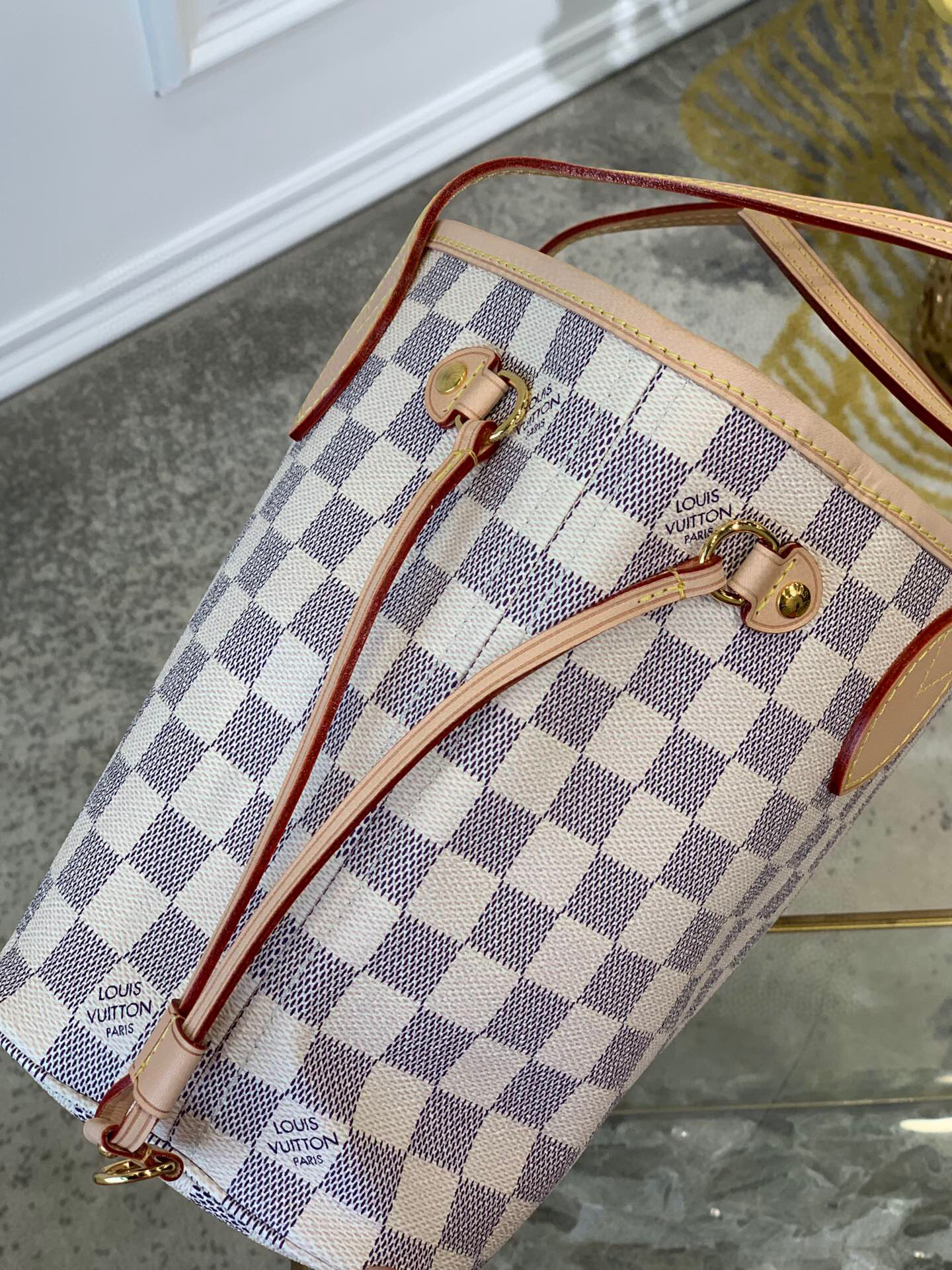 l**is V*t*n neverfull pm