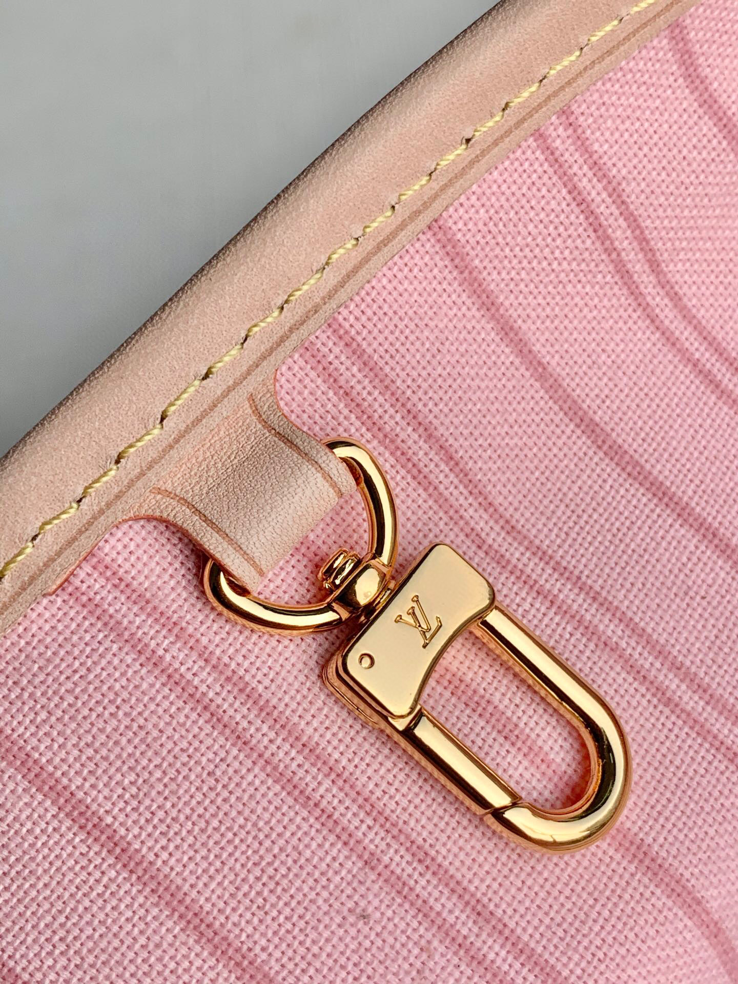 l**is V*t*n neverfull pm