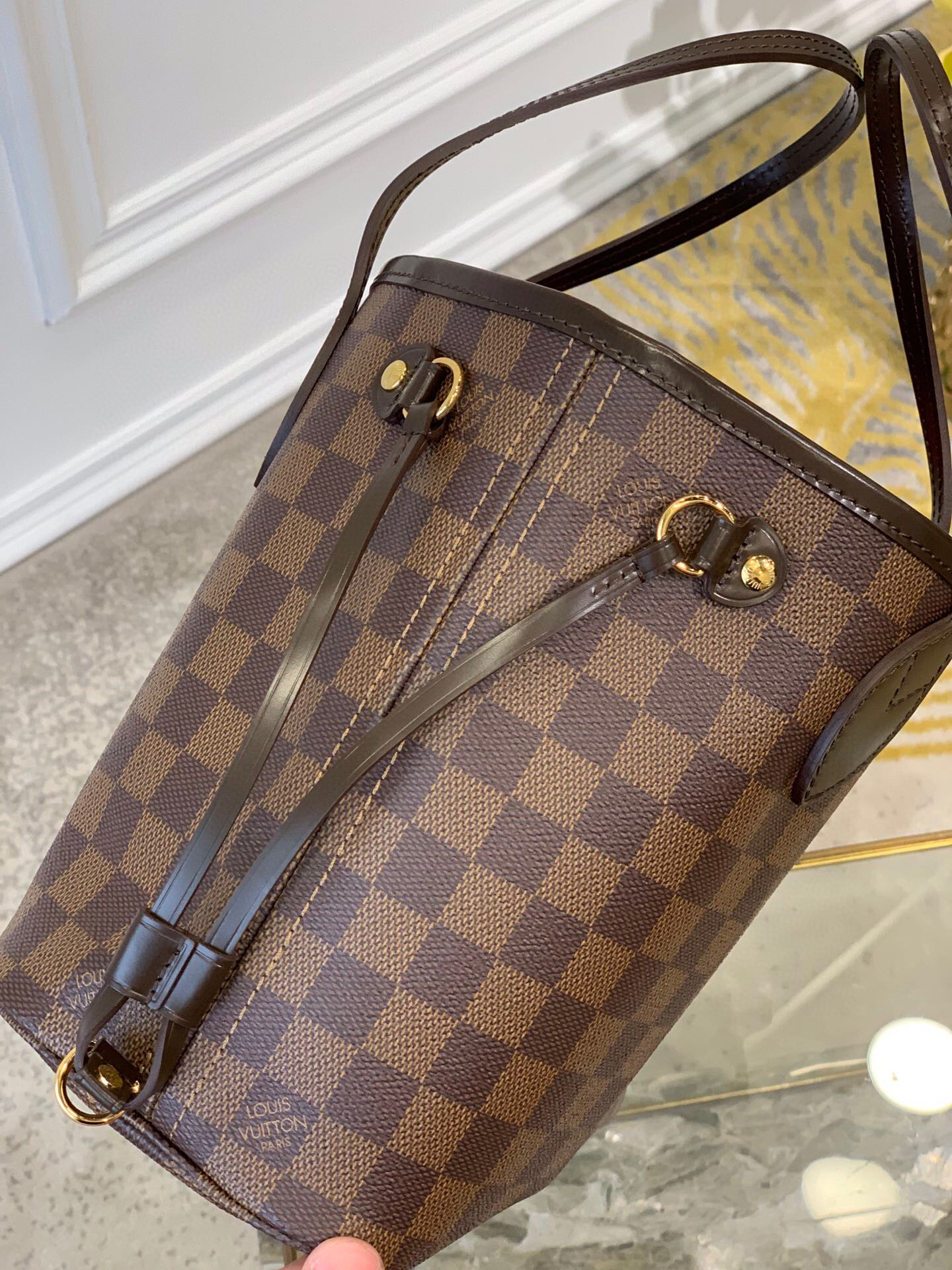 l**is V*t*n neverfull pm