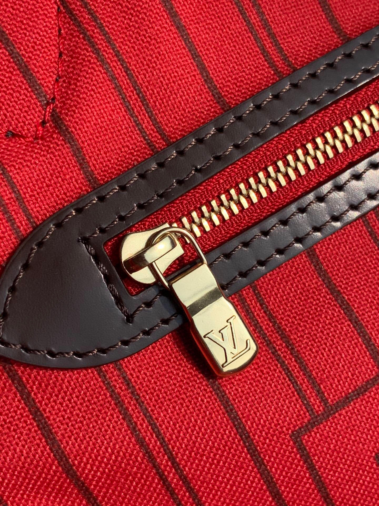 l**is V*t*n neverfull pm