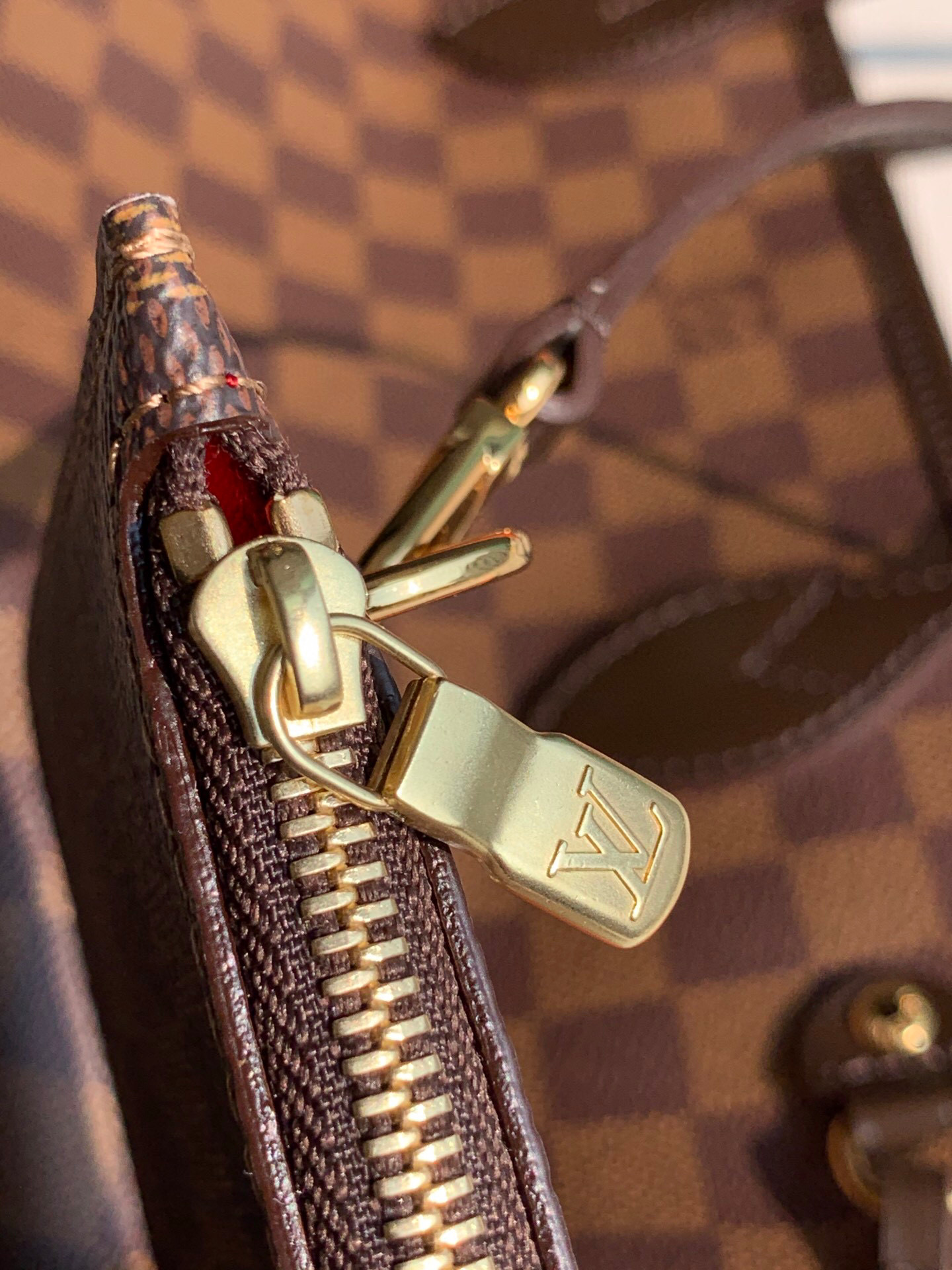 l**is V*t*n neverfull pm