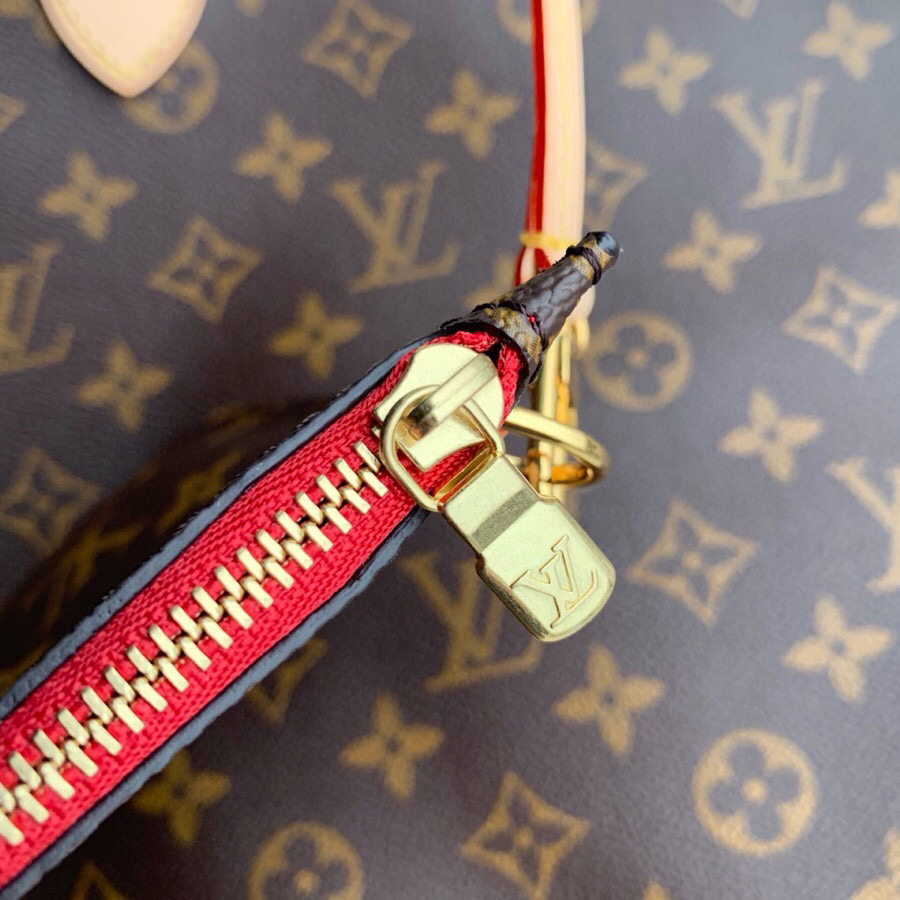 l**is V*t*n neverfull mm