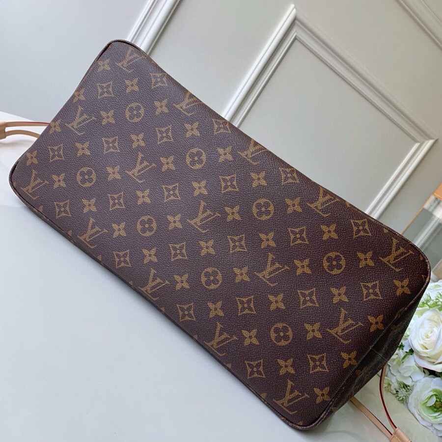 l**is V*t*n neverfull gm