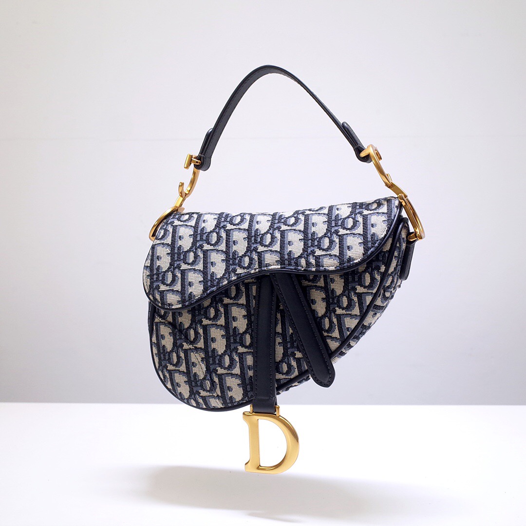 D*or saddle blue