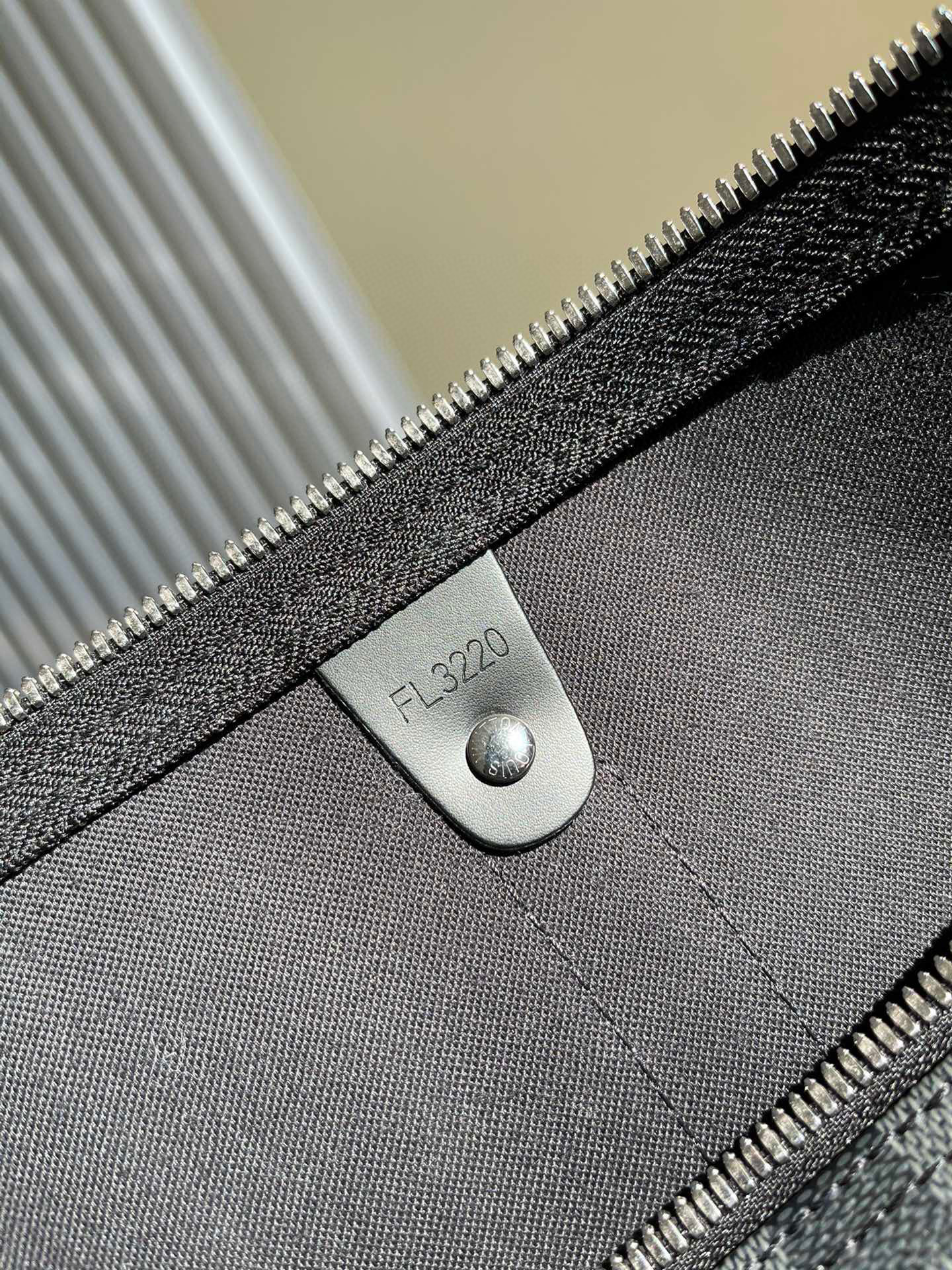 l**is V*t*n keepall 55