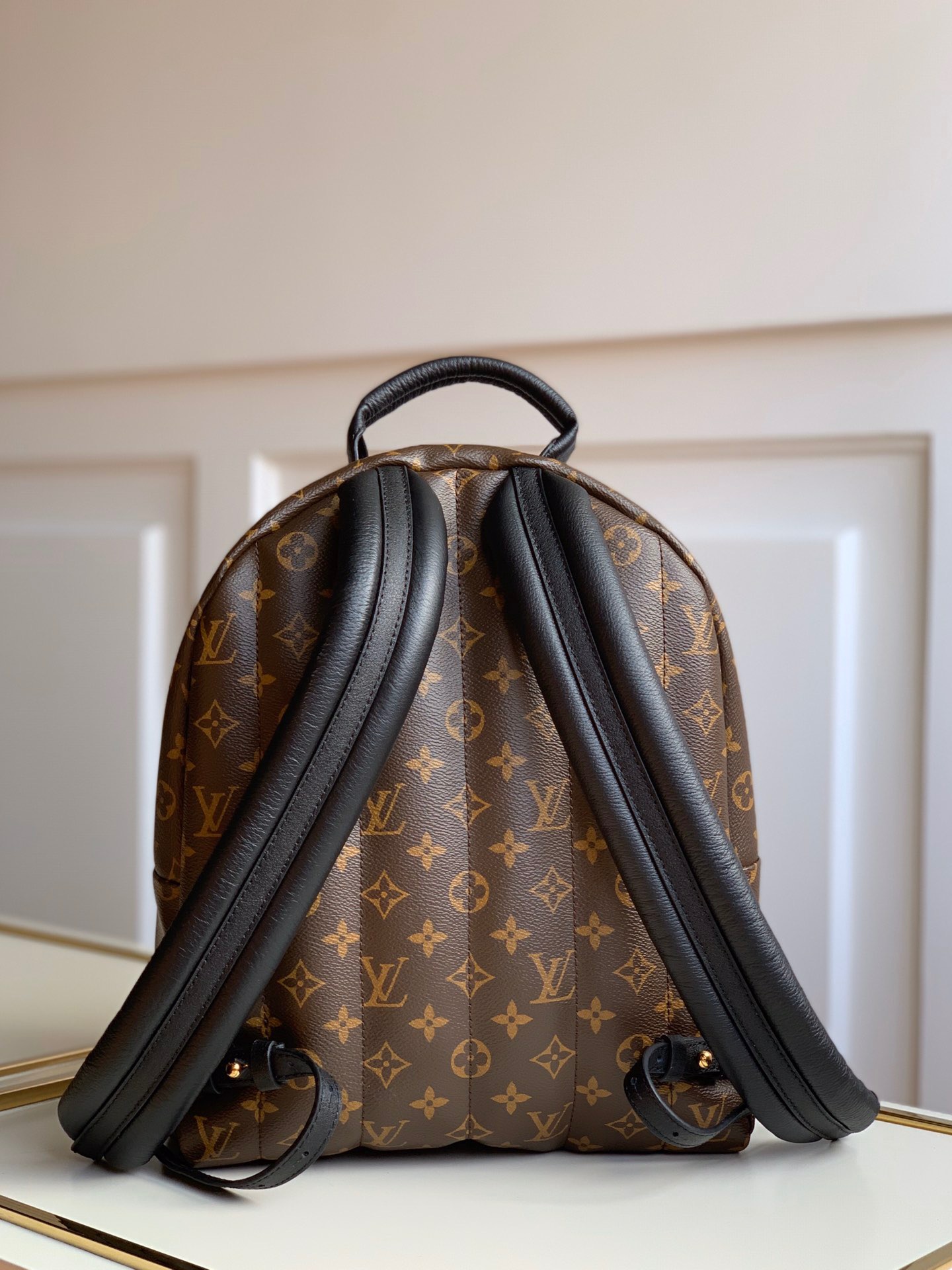 l**is V*t*n monogram backpack gm