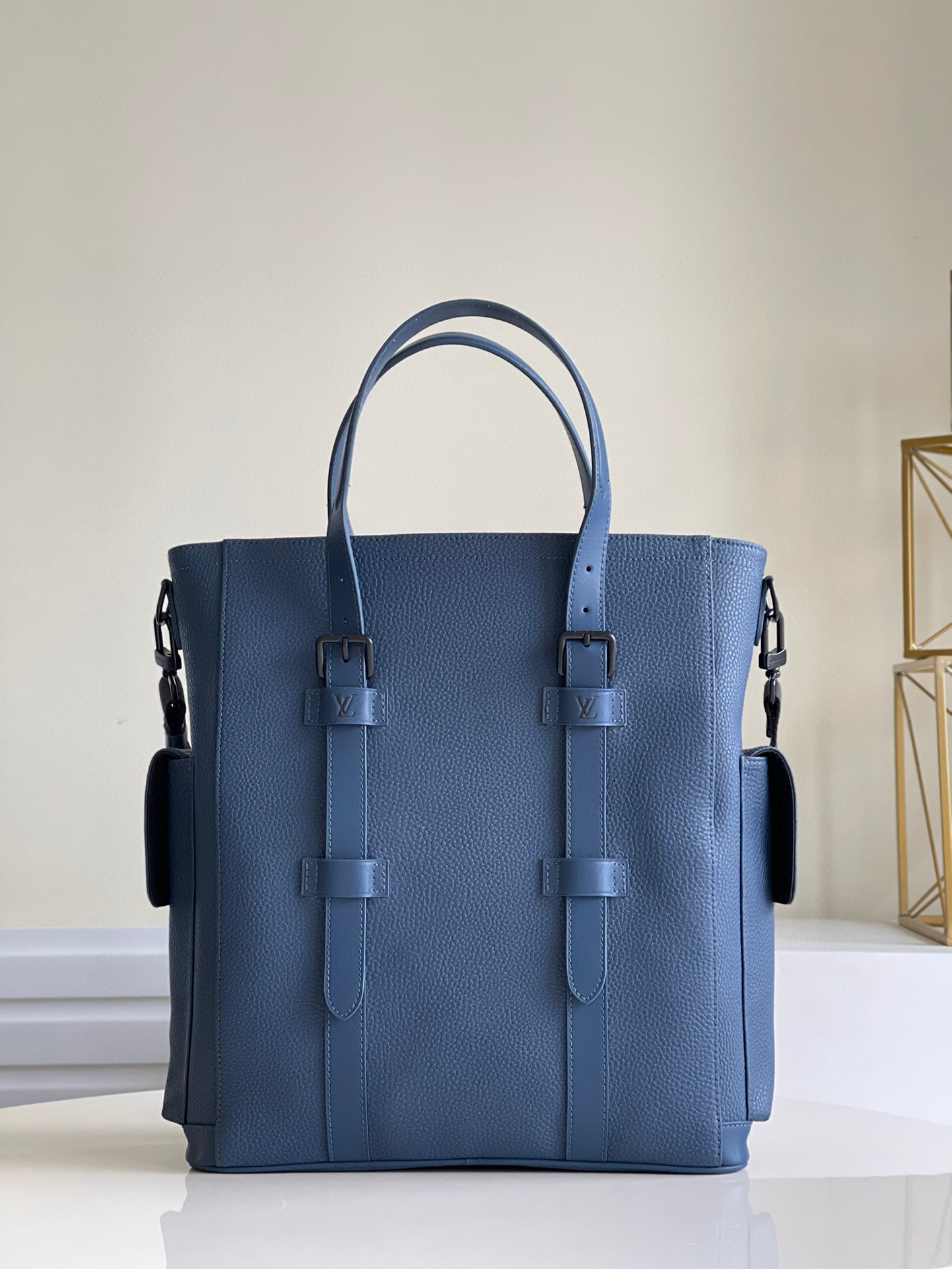 l**is V*t*n christopher tote