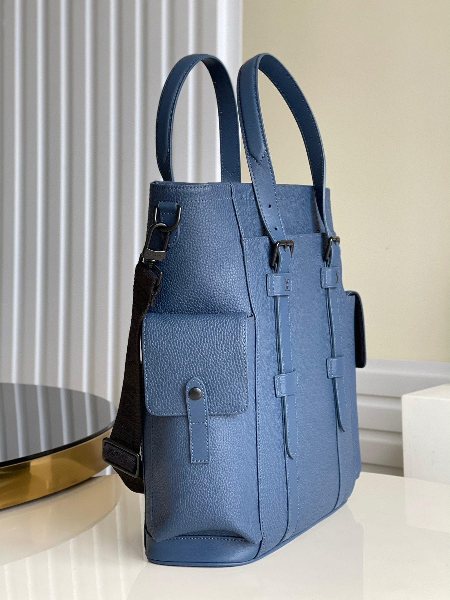 l**is V*t*n christopher tote
