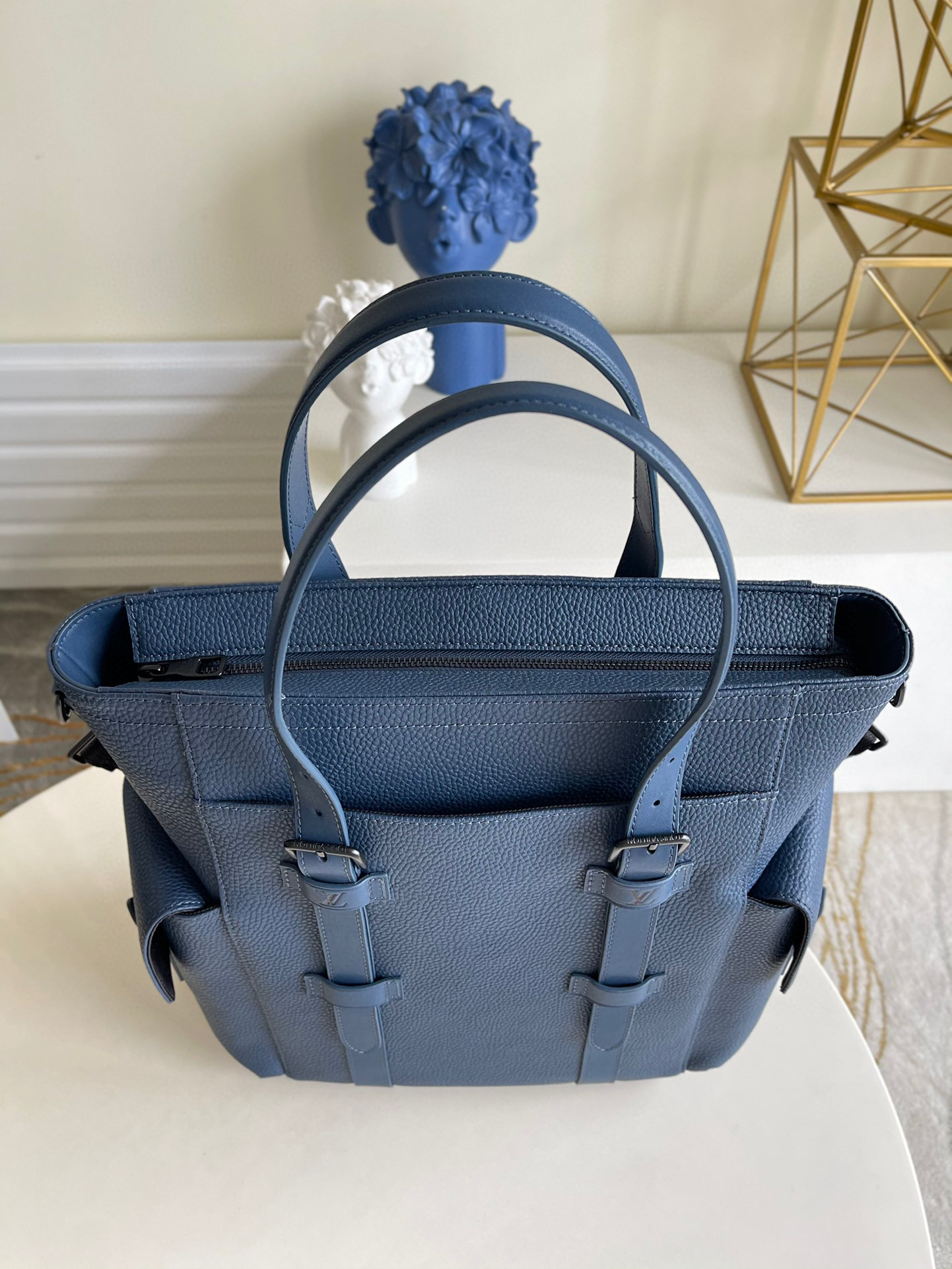 l**is V*t*n christopher tote