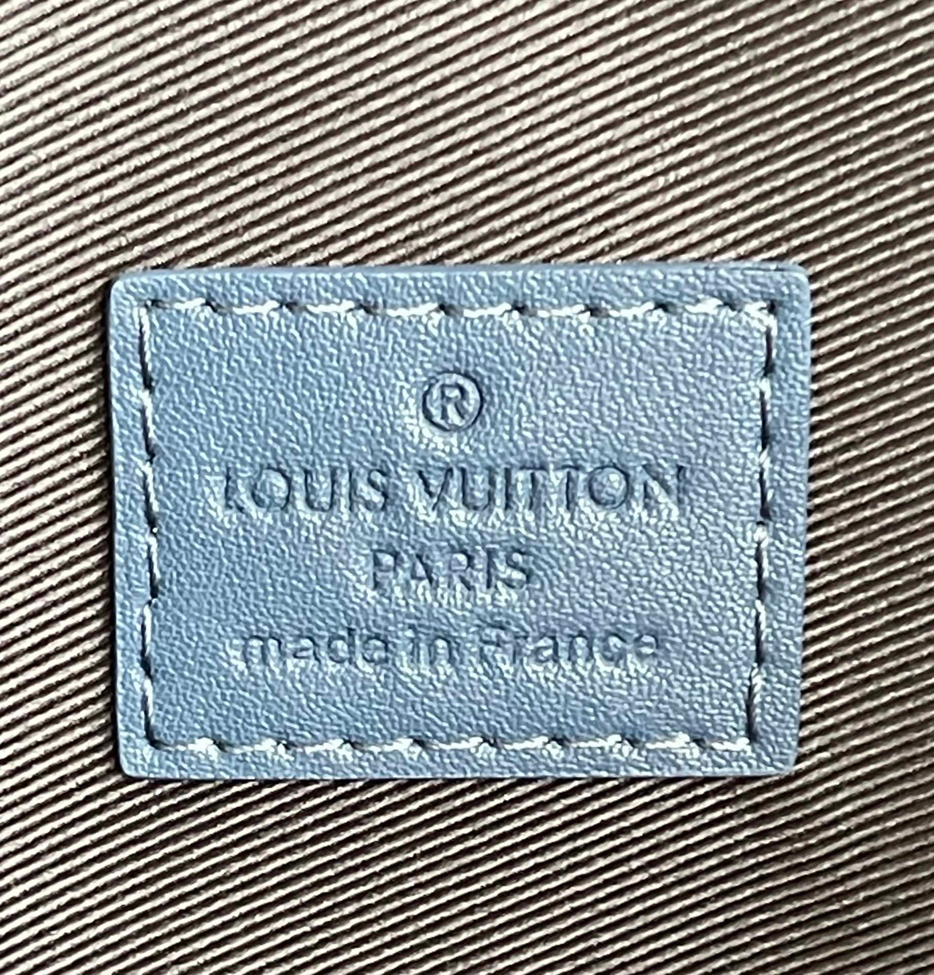 l**is V*t*n christopher tote