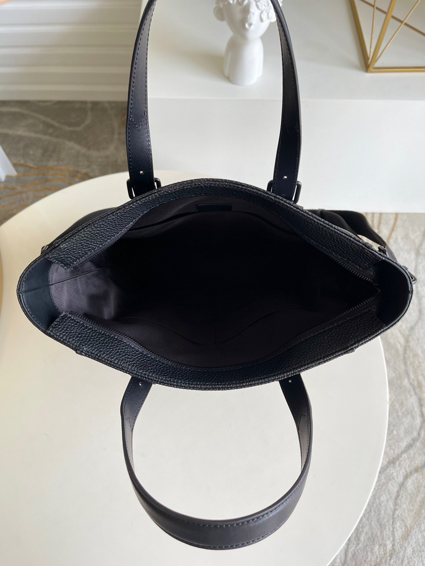 l**is V*t*n christopher tote