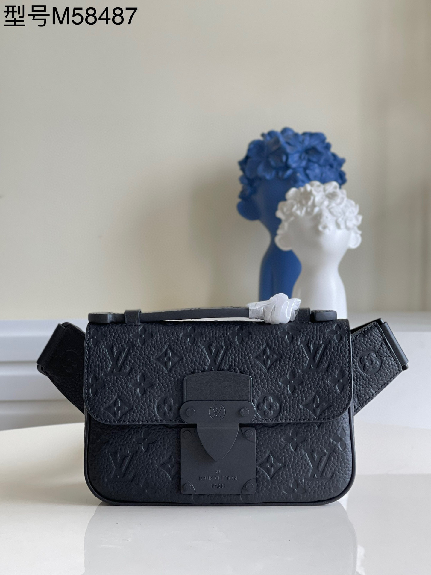 l**is V*t*n s lock sling bag