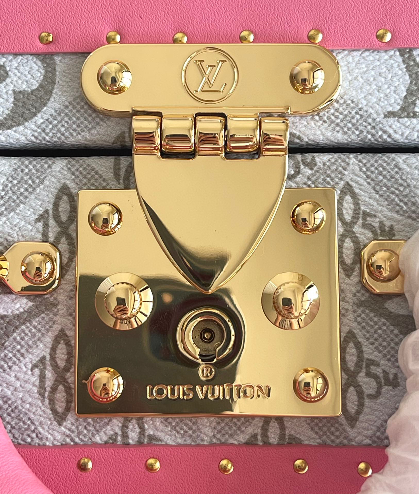 l**is V*t*n valisette tresor box