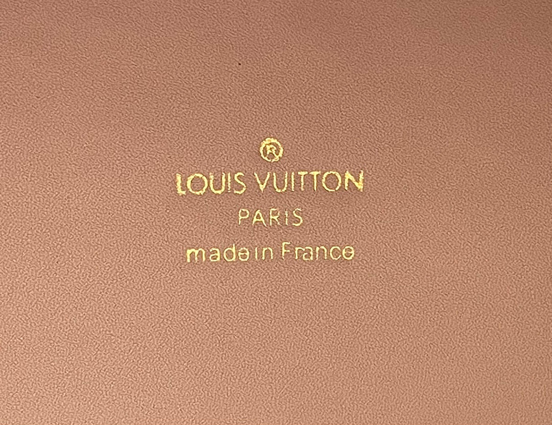 l**is V*t*n valisette tresor box