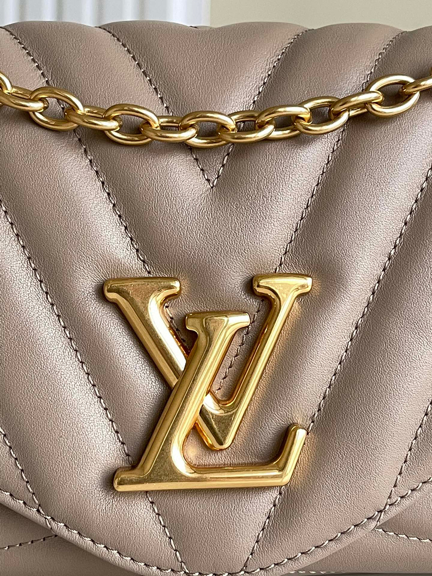 l**is V*t*n new wave