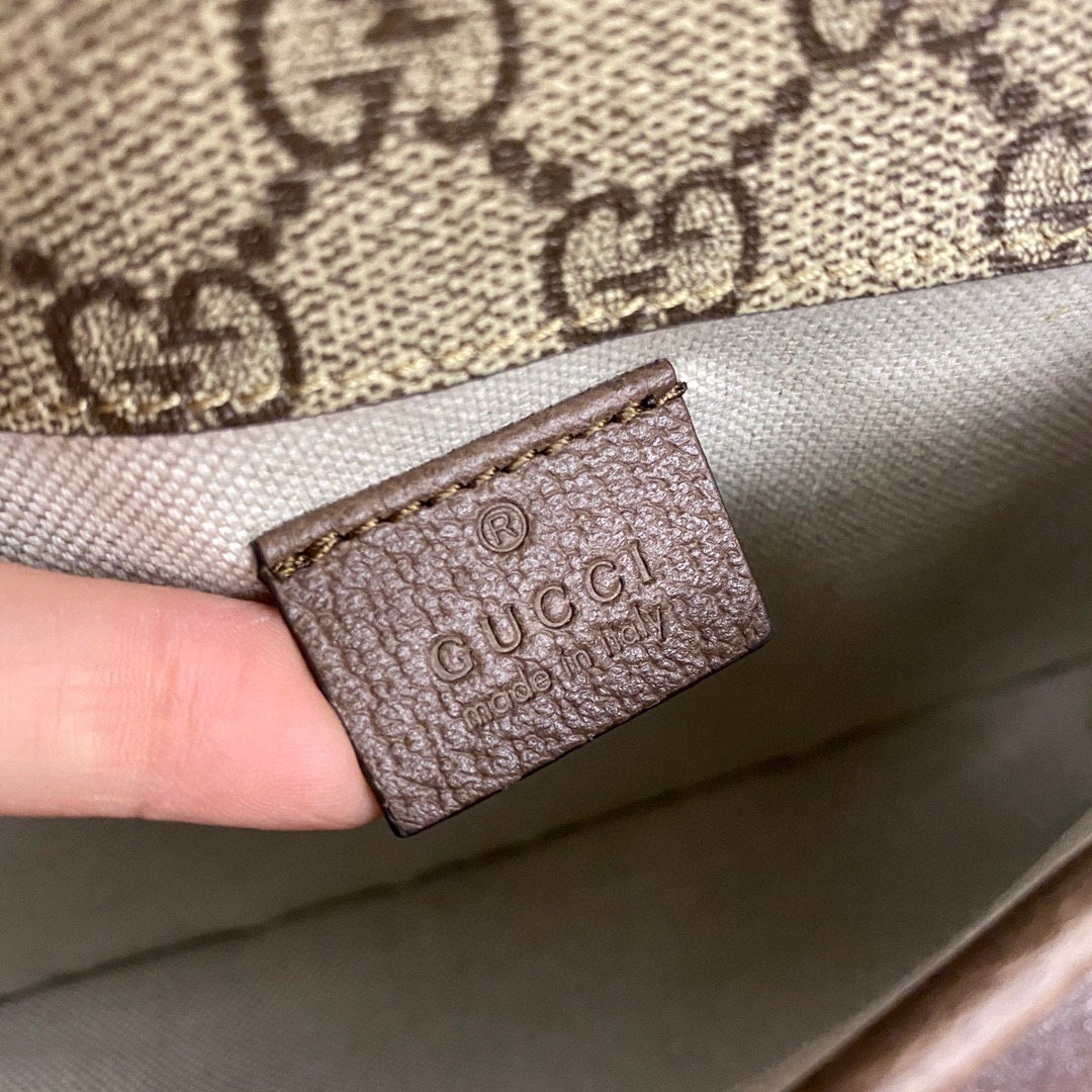 g*u*i gg S*prem pocket bag