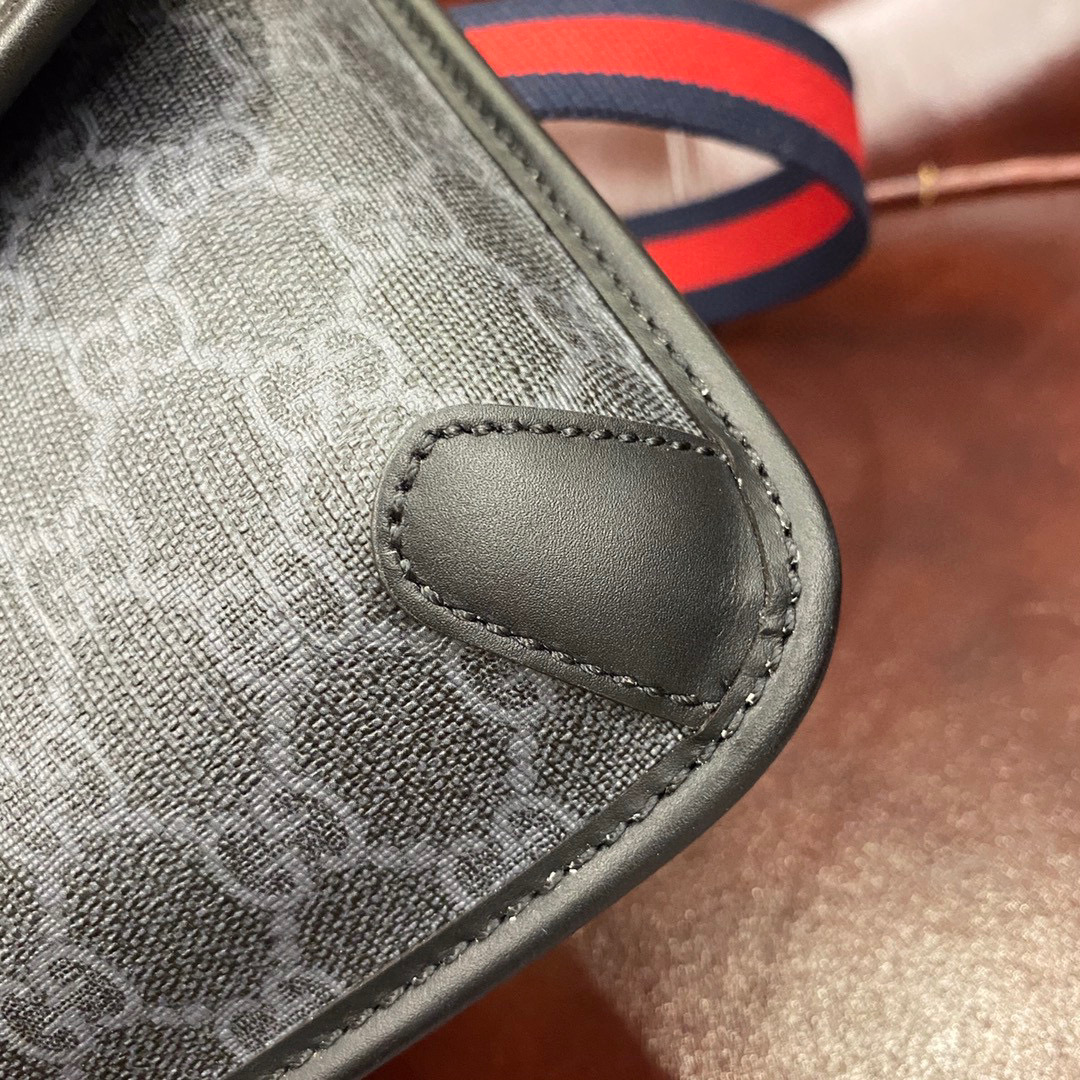 g*u*i gg S*prem pocket bag