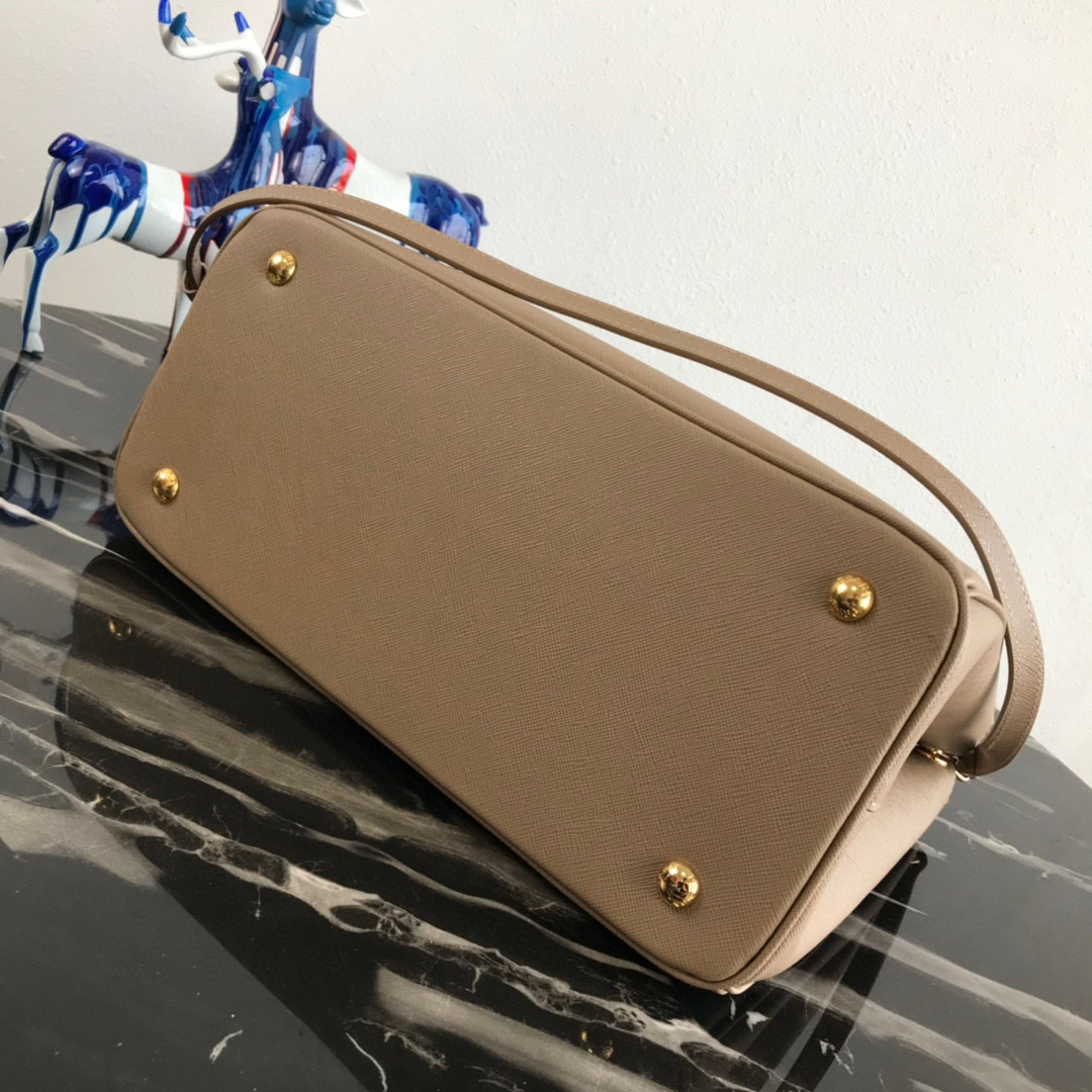 large Pra*a galleria saffiano leather bag