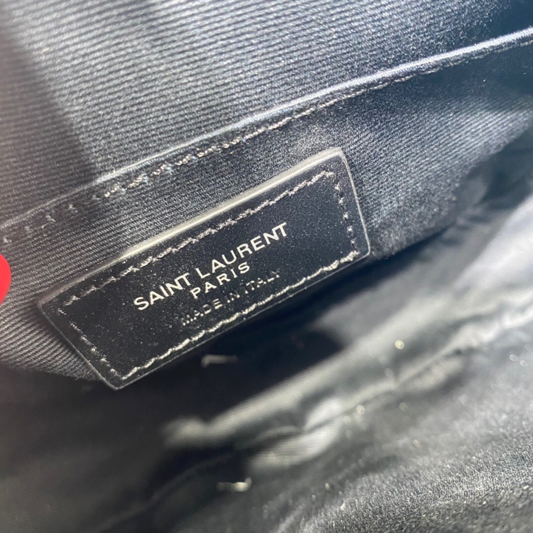 YSL Vinyle