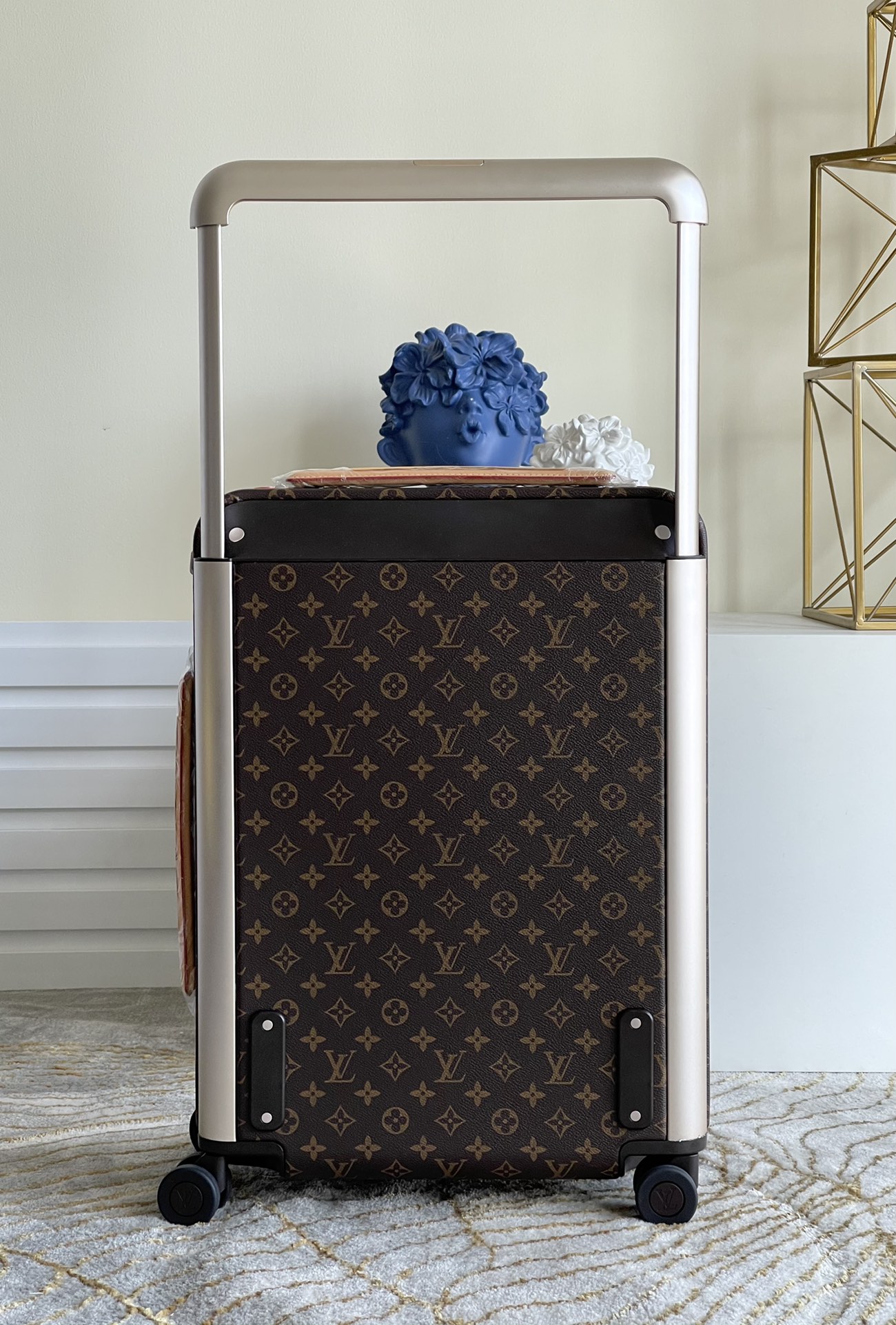 l**is V*t*n travel box