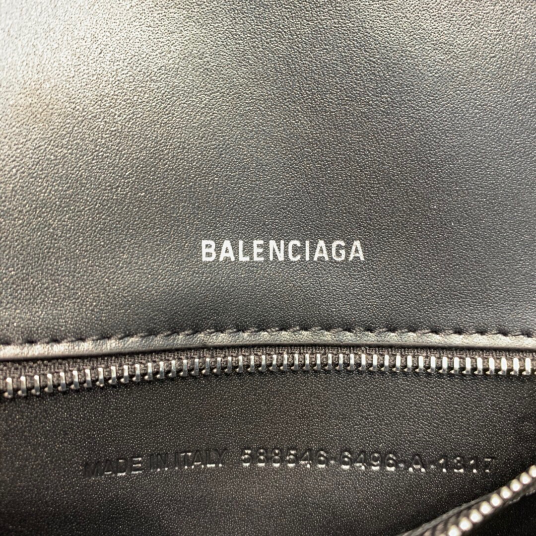 Ba*len*cia*ga hourglass bag
