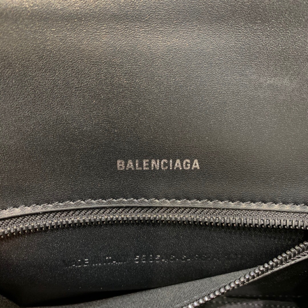 Ba*len*cia*ga hourglass bag