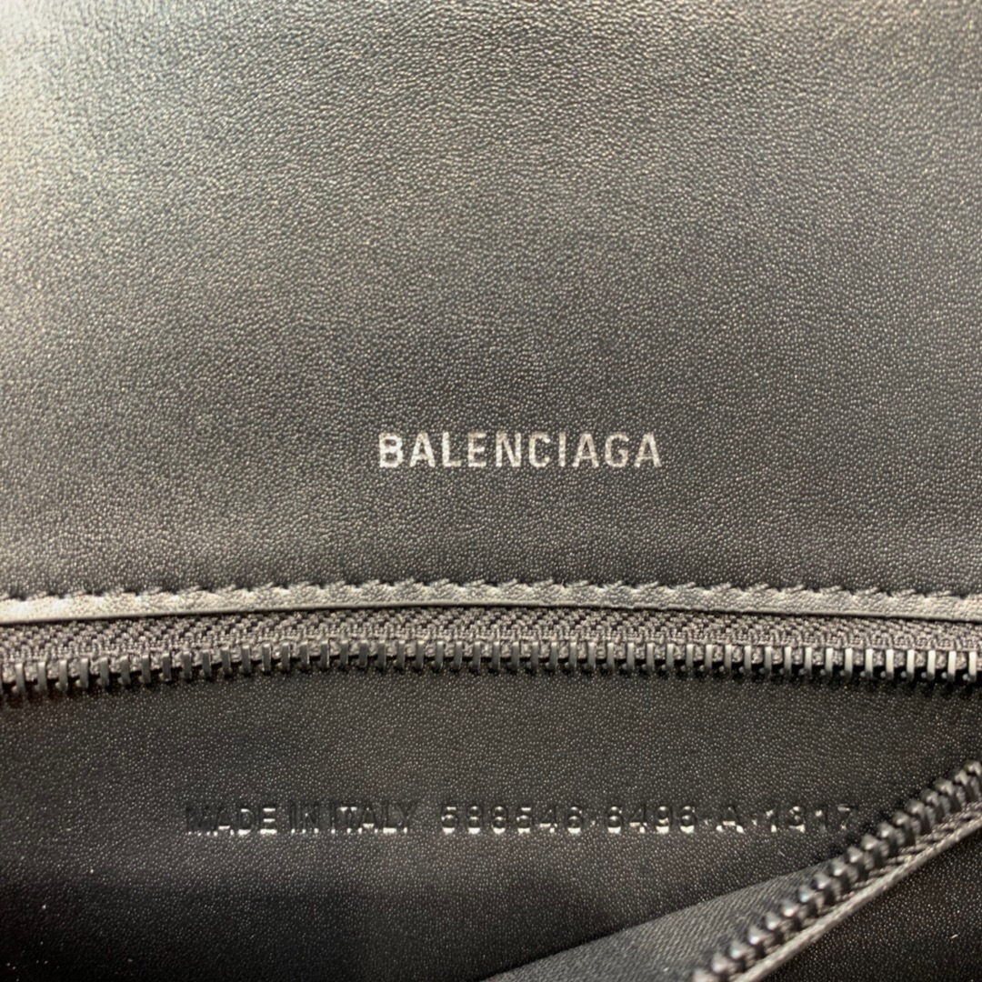 Ba*len*cia*ga hourglass bag