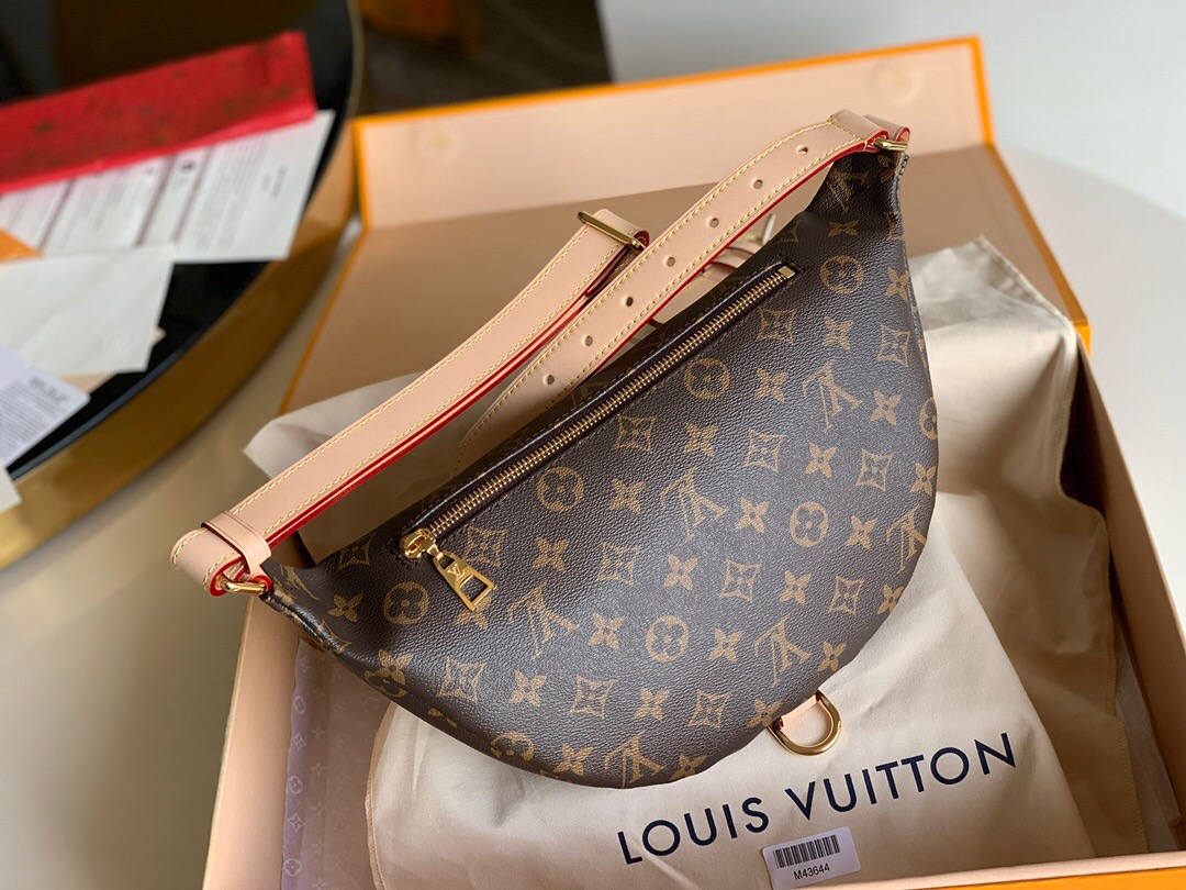 l**is V*t*n bumbag