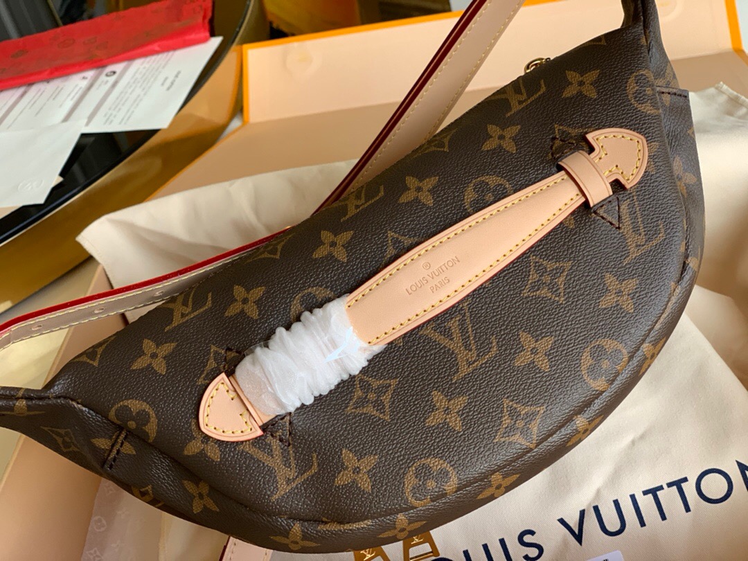 l**is V*t*n bumbag