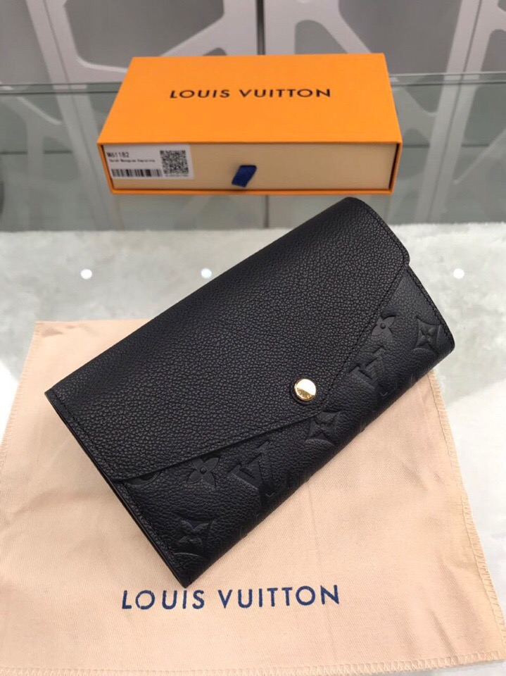 l**is V*t*n wallet