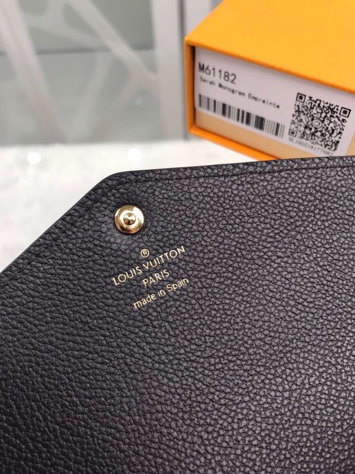 l**is V*t*n wallet