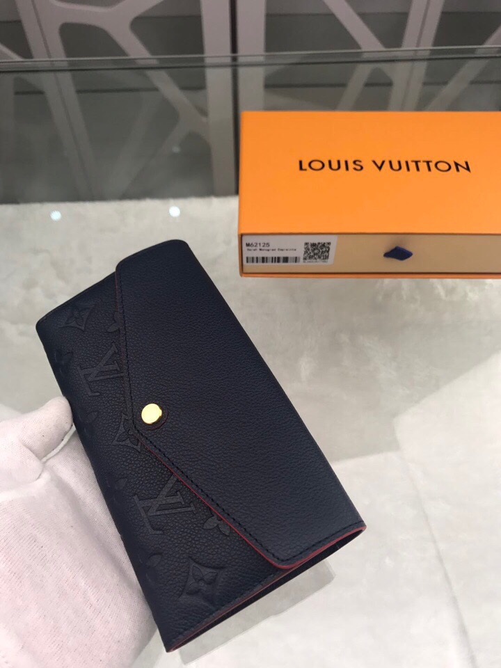 l**is V*t*n wallet navy blue
