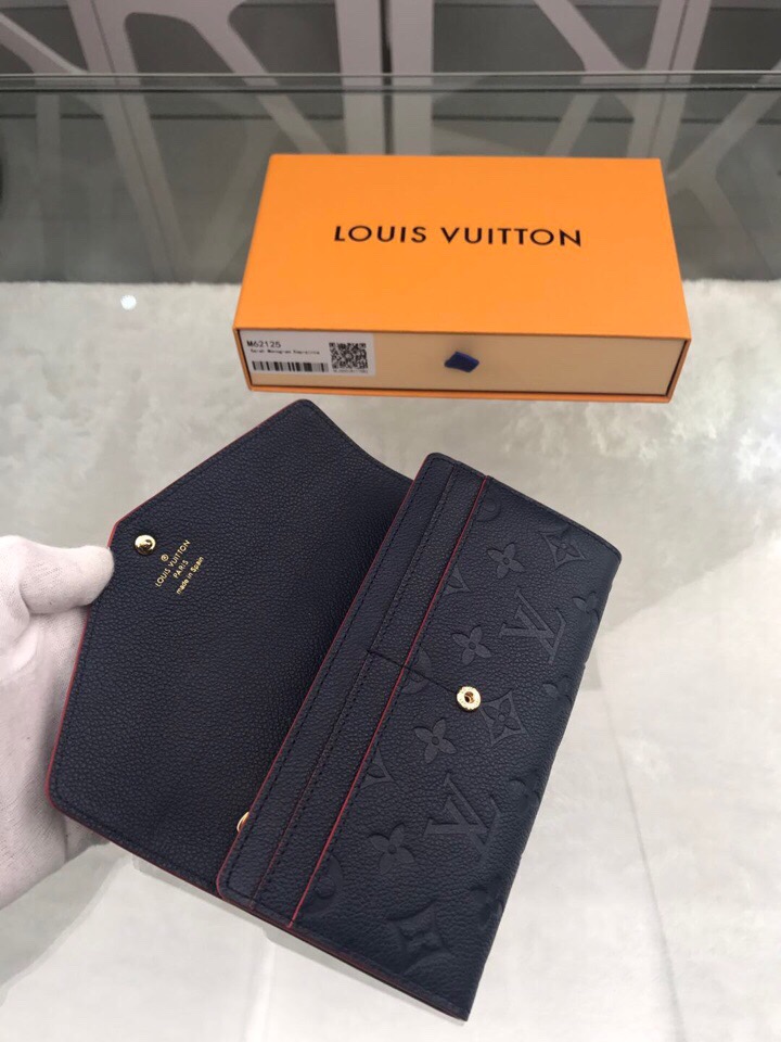 l**is V*t*n wallet navy blue