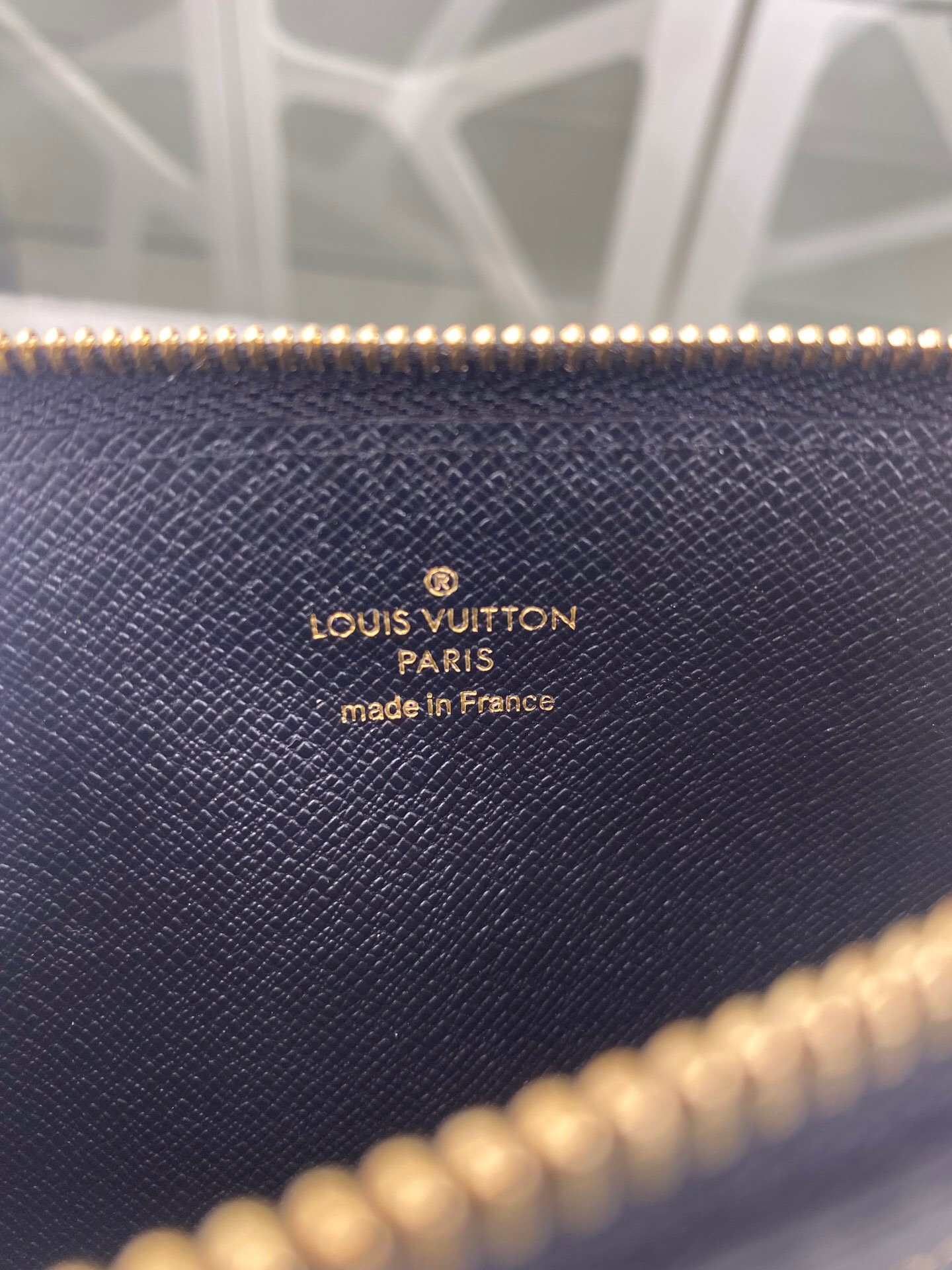 l**is V*t*n wallet