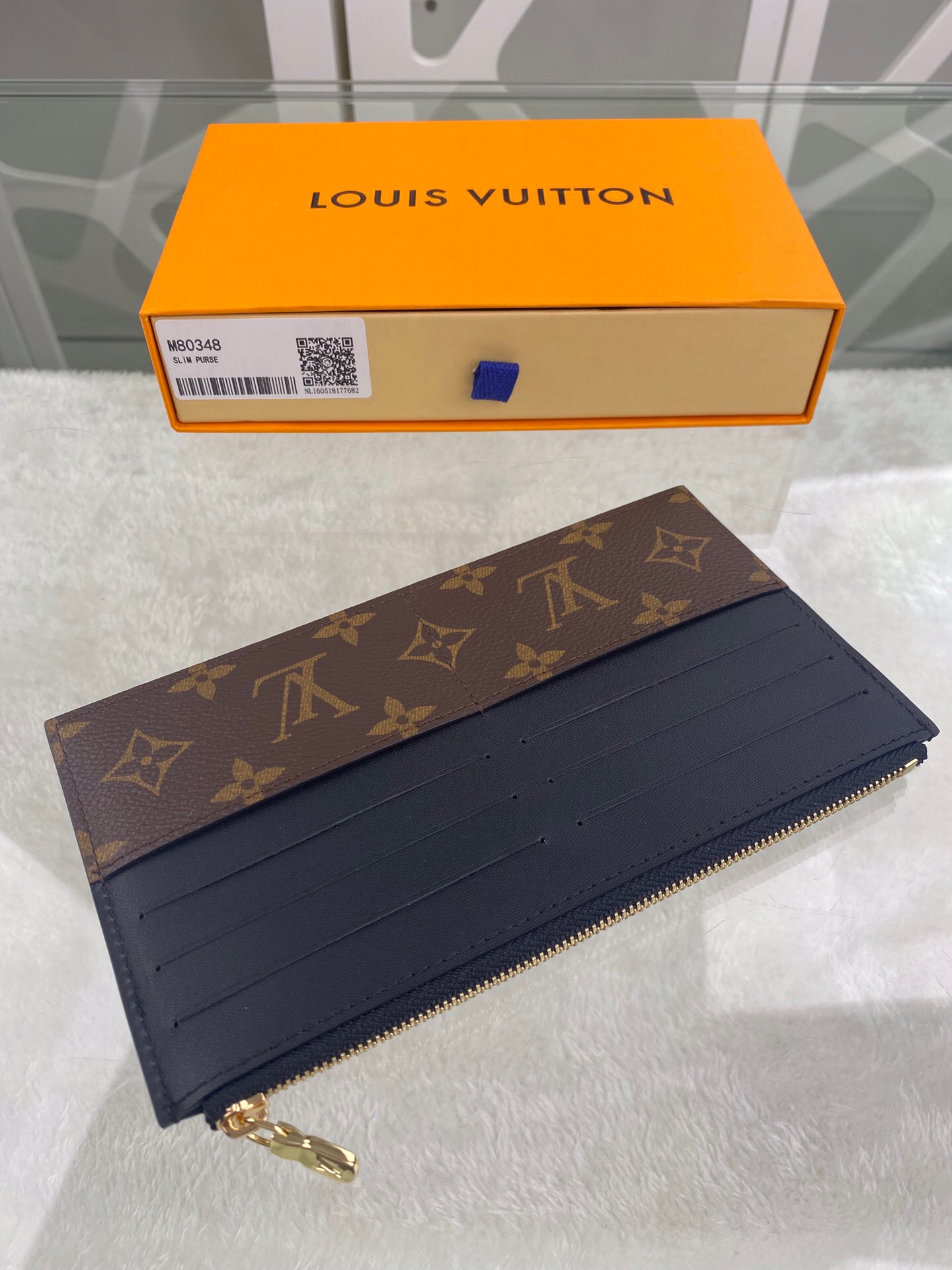l**is V*t*n wallet