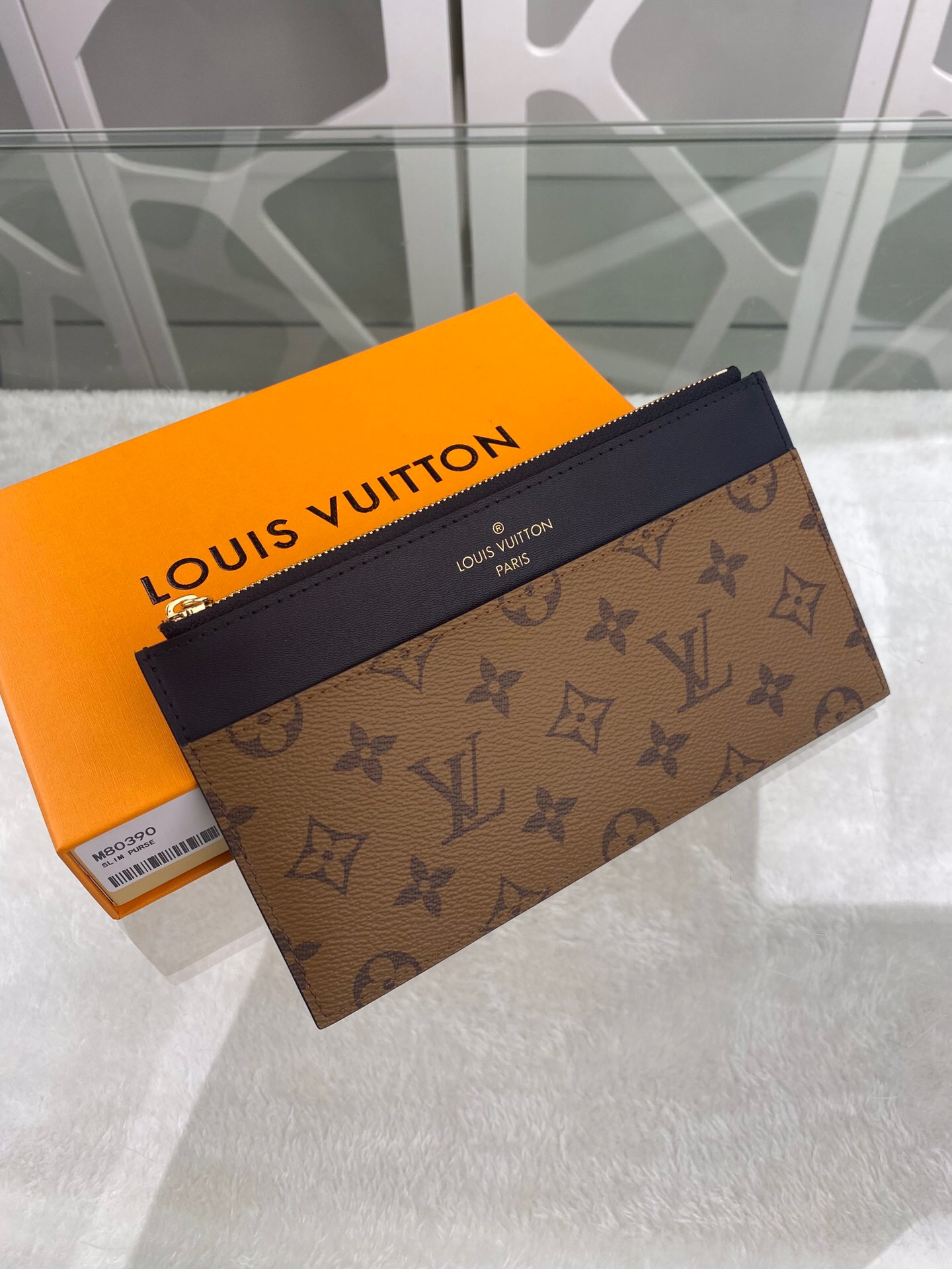 l**is V*t*n wallet