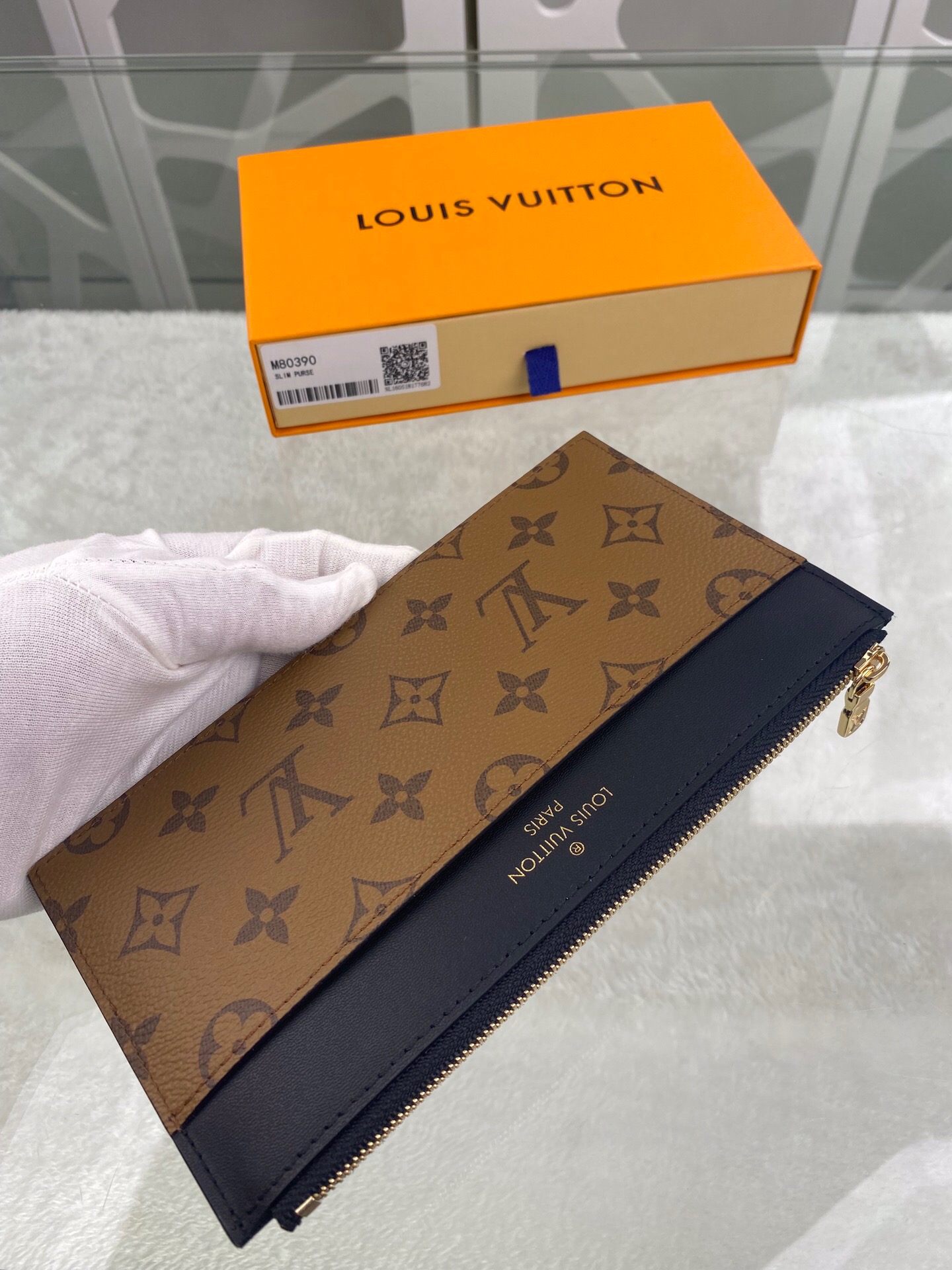 l**is V*t*n wallet
