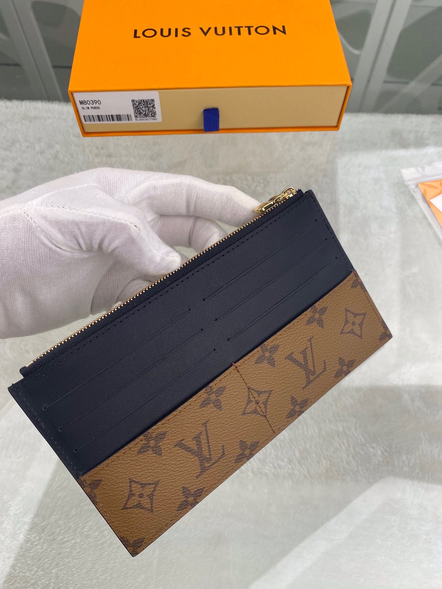 l**is V*t*n wallet