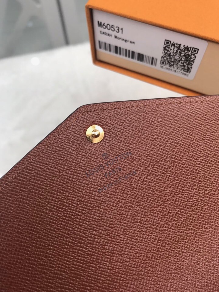l**is V*t*n wallet
