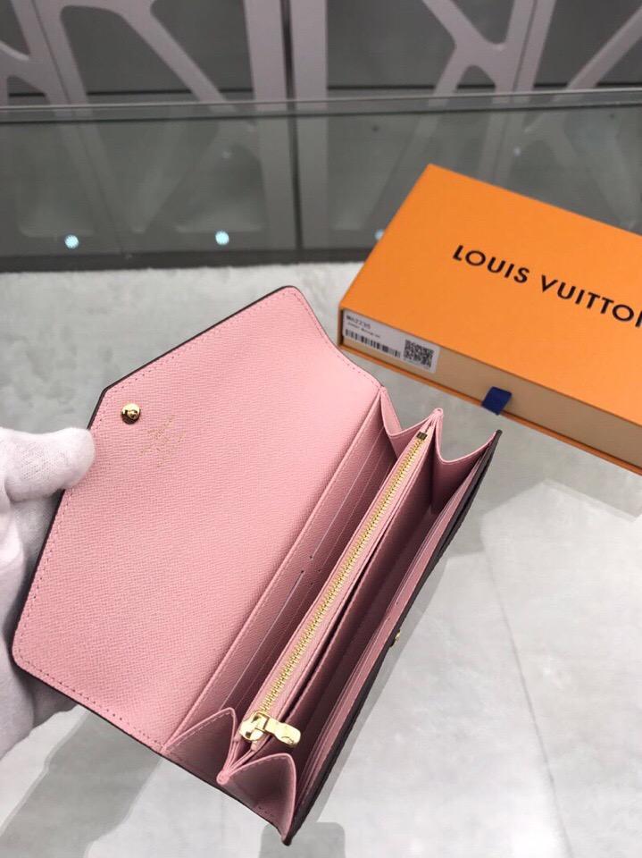 l**is V*t*n wallet