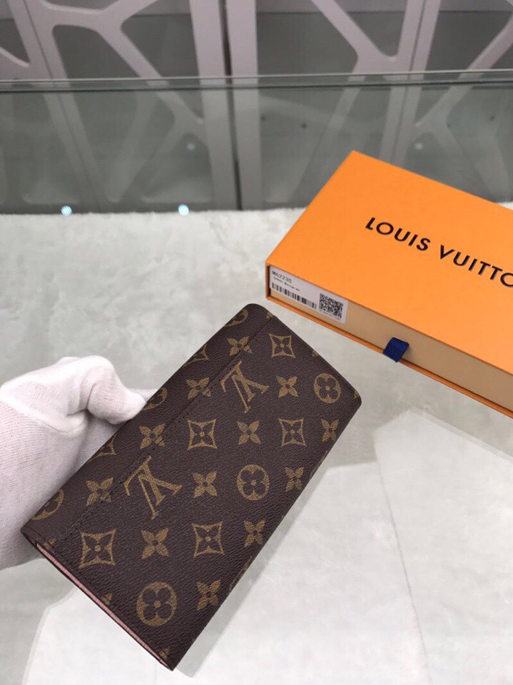 l**is V*t*n wallet
