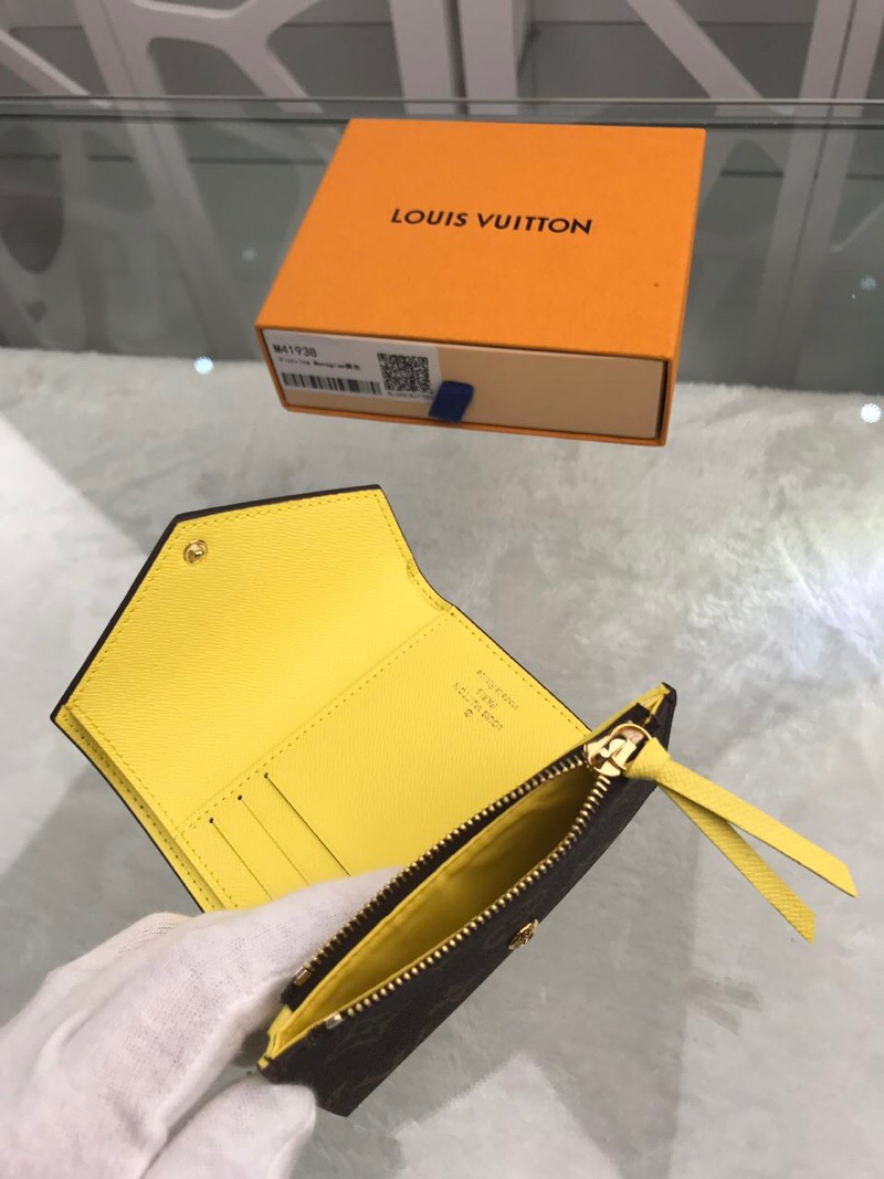 l**is V*t*n wallet
