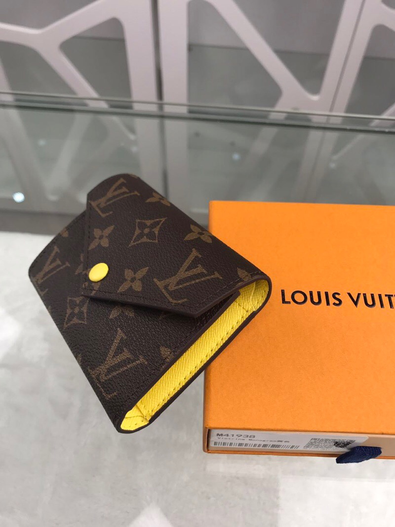 l**is V*t*n wallet