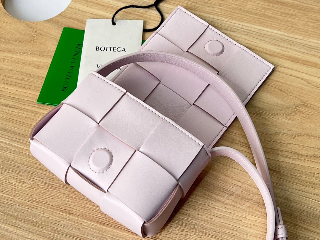 bo*te*ga Ve*ne*ta cassette mini